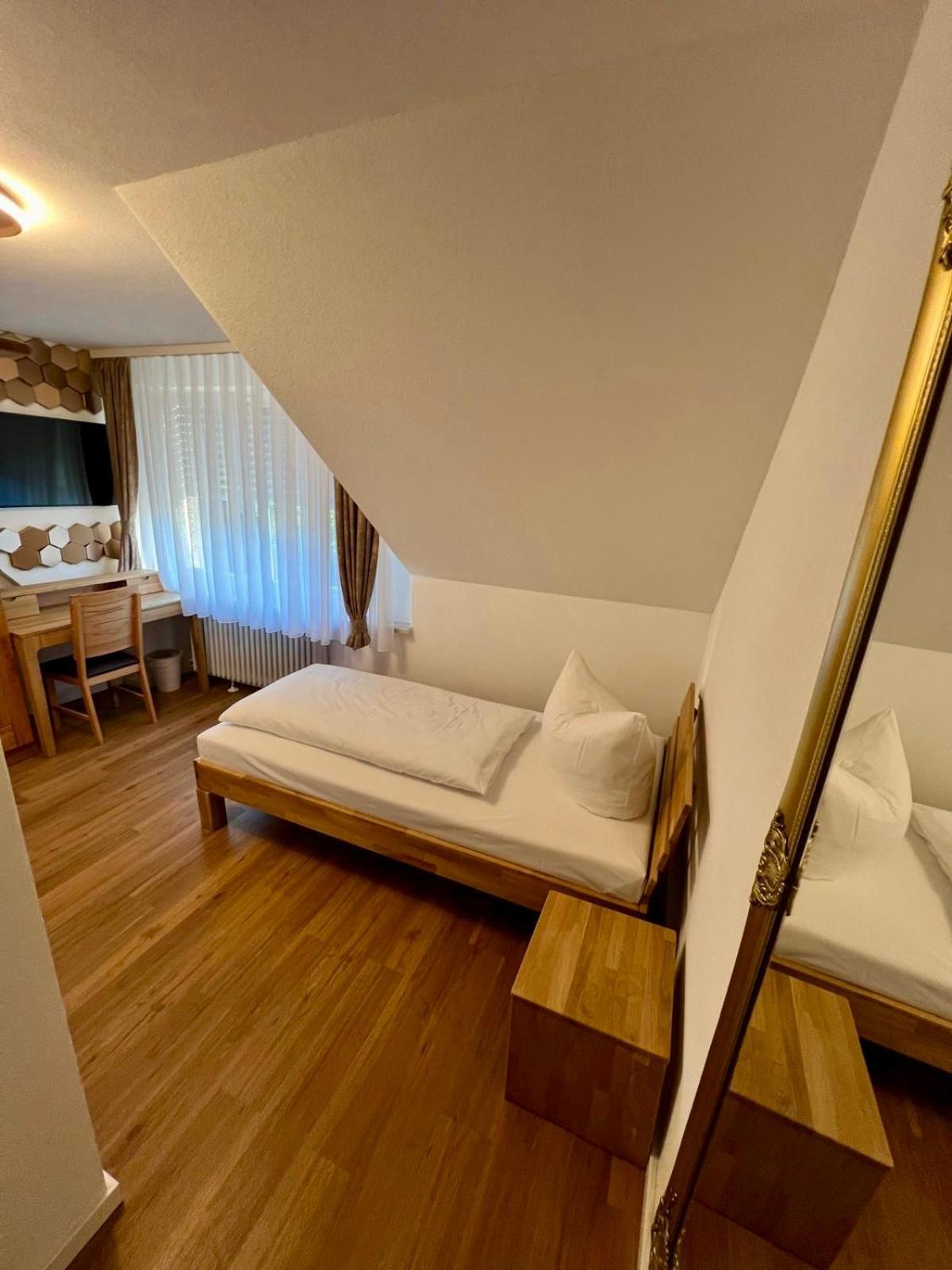 Hotel Restaurant Unikat Zeltingen-Rachtig Bagian luar foto