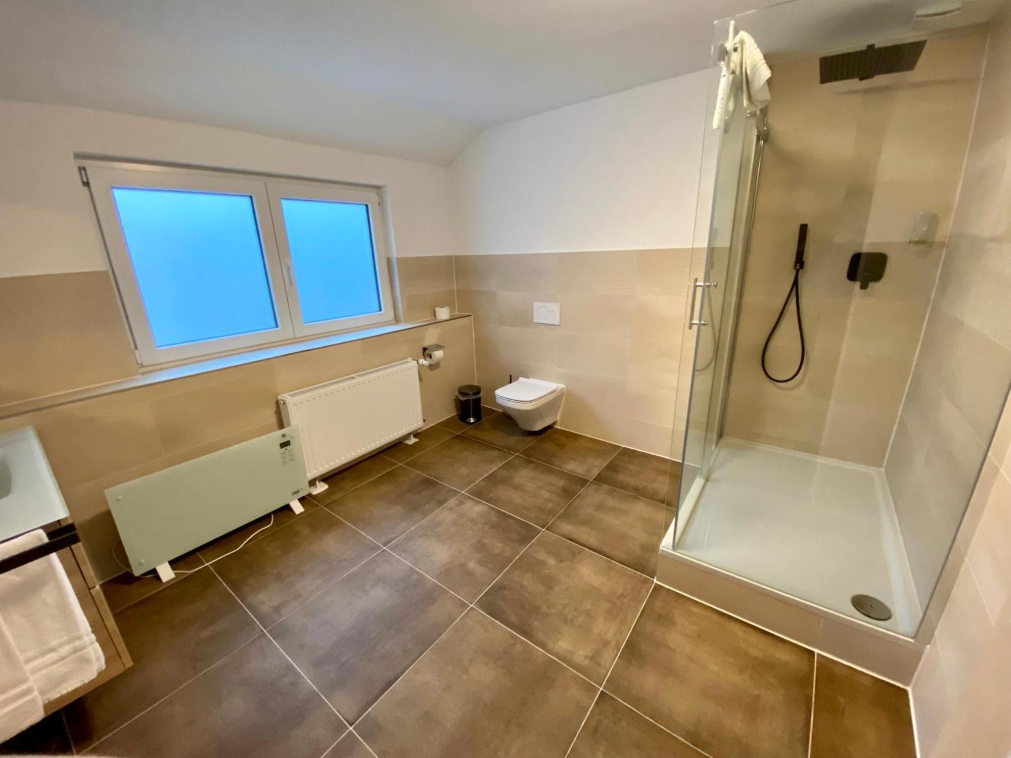 Hotel Restaurant Unikat Zeltingen-Rachtig Bagian luar foto