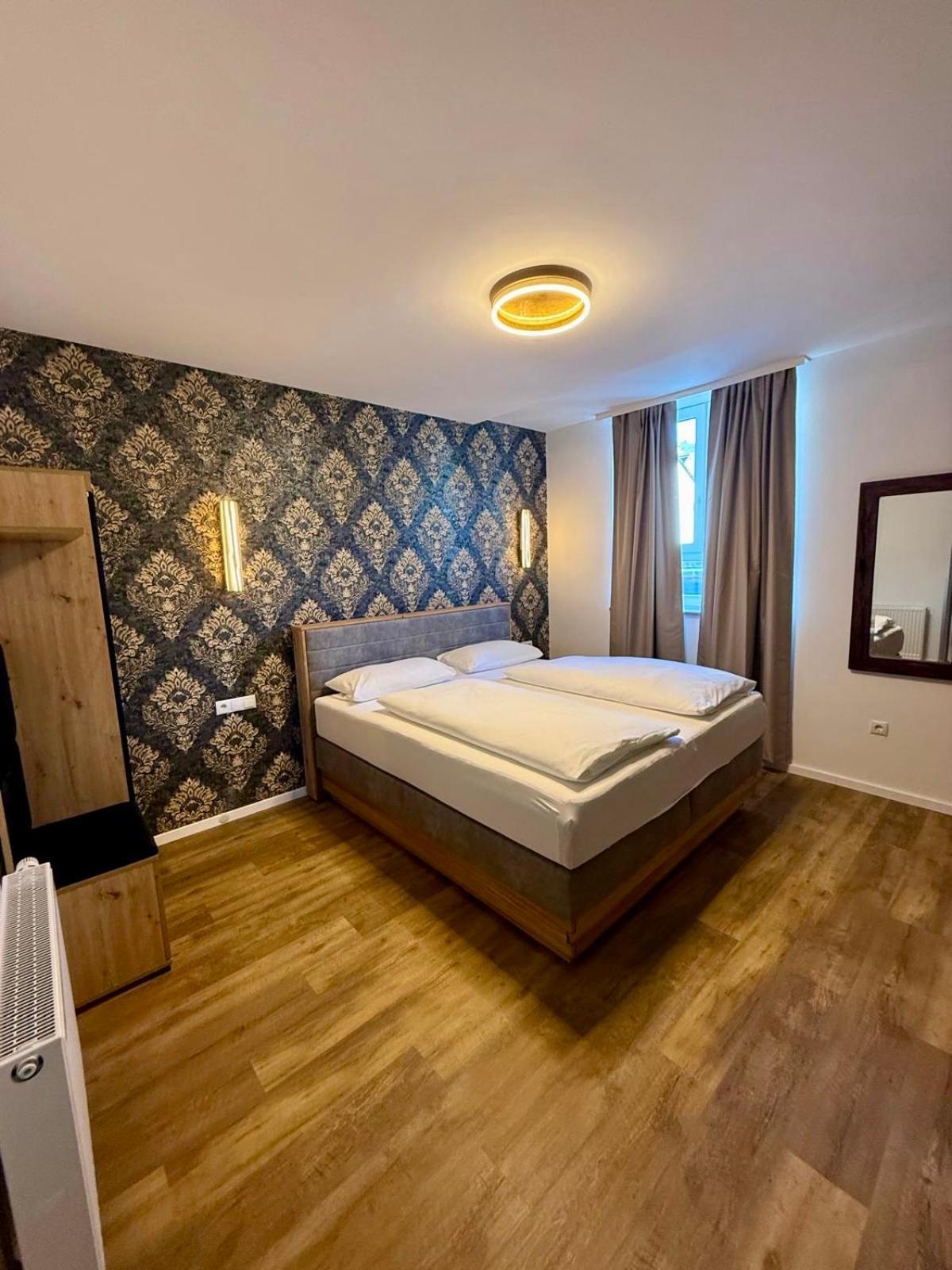 Hotel Restaurant Unikat Zeltingen-Rachtig Bagian luar foto